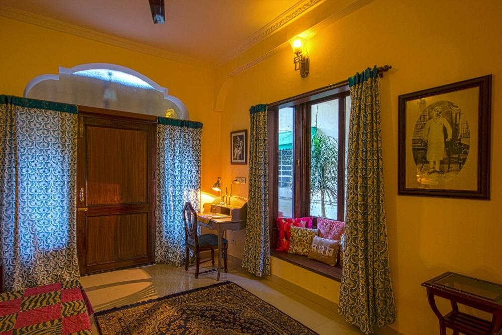 Room image 4